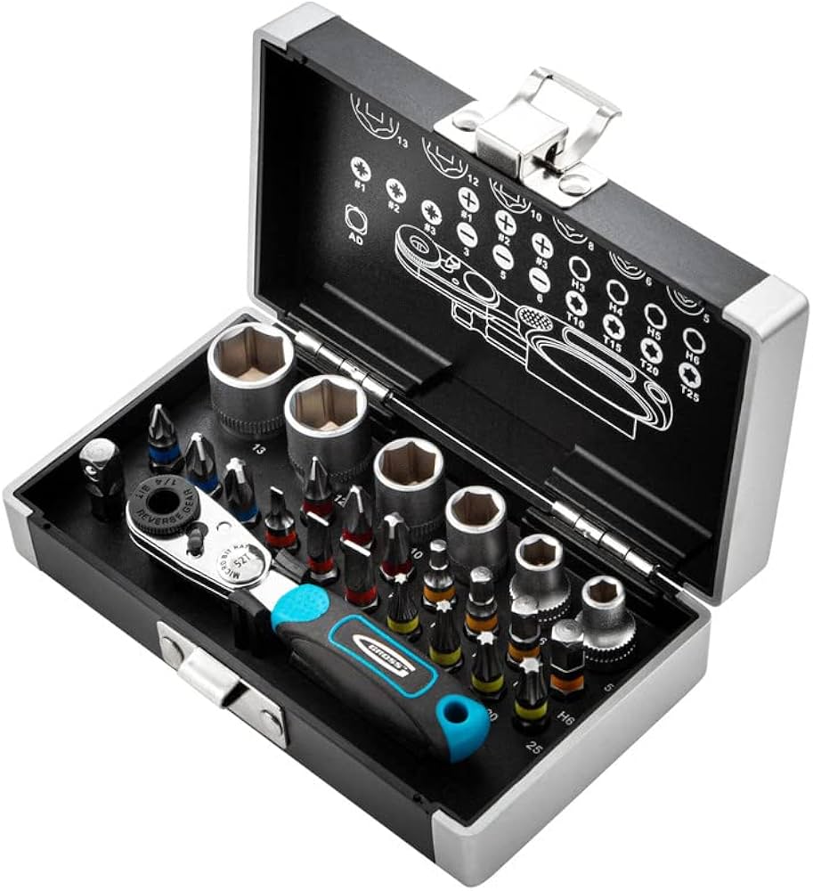 Сет битови со адаптер во пластичен куфер 24бр GROSS