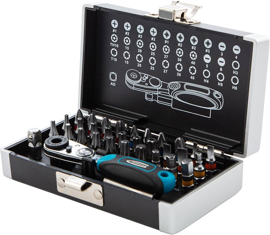 Сет битови со адаптер во пластичен куфер 33бр GROSS