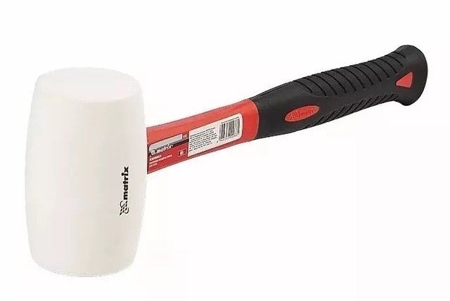 MTX Гумен чекан фиберглас рачка 680g Бела гума